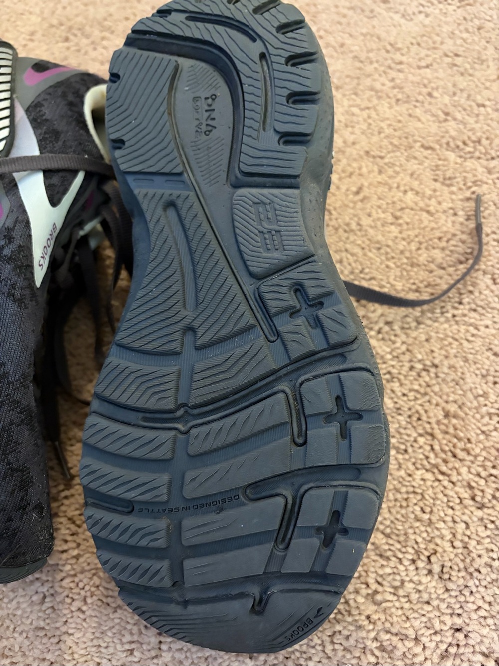 Brooks Women's Black and Gray Running Sneakers with Pink Accents - Picture 4 of 6
